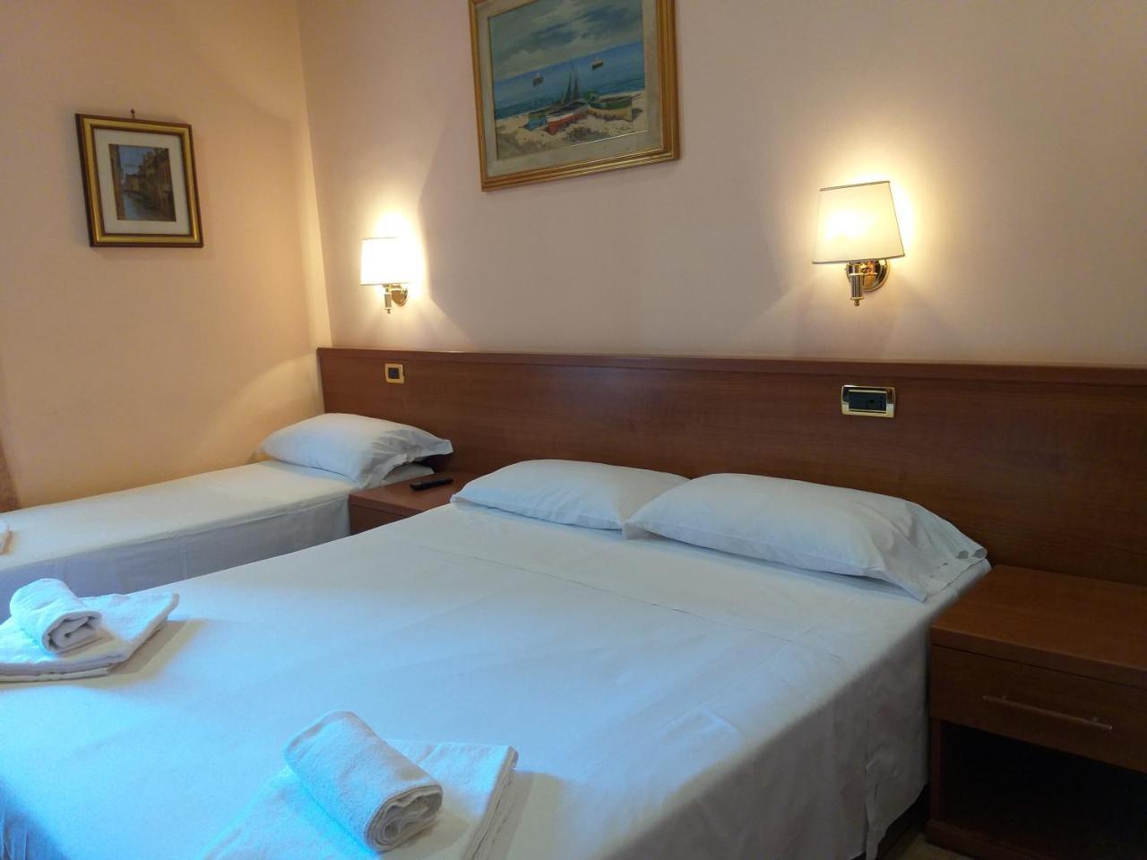 Alex City Inn III Рим Екстериор снимка